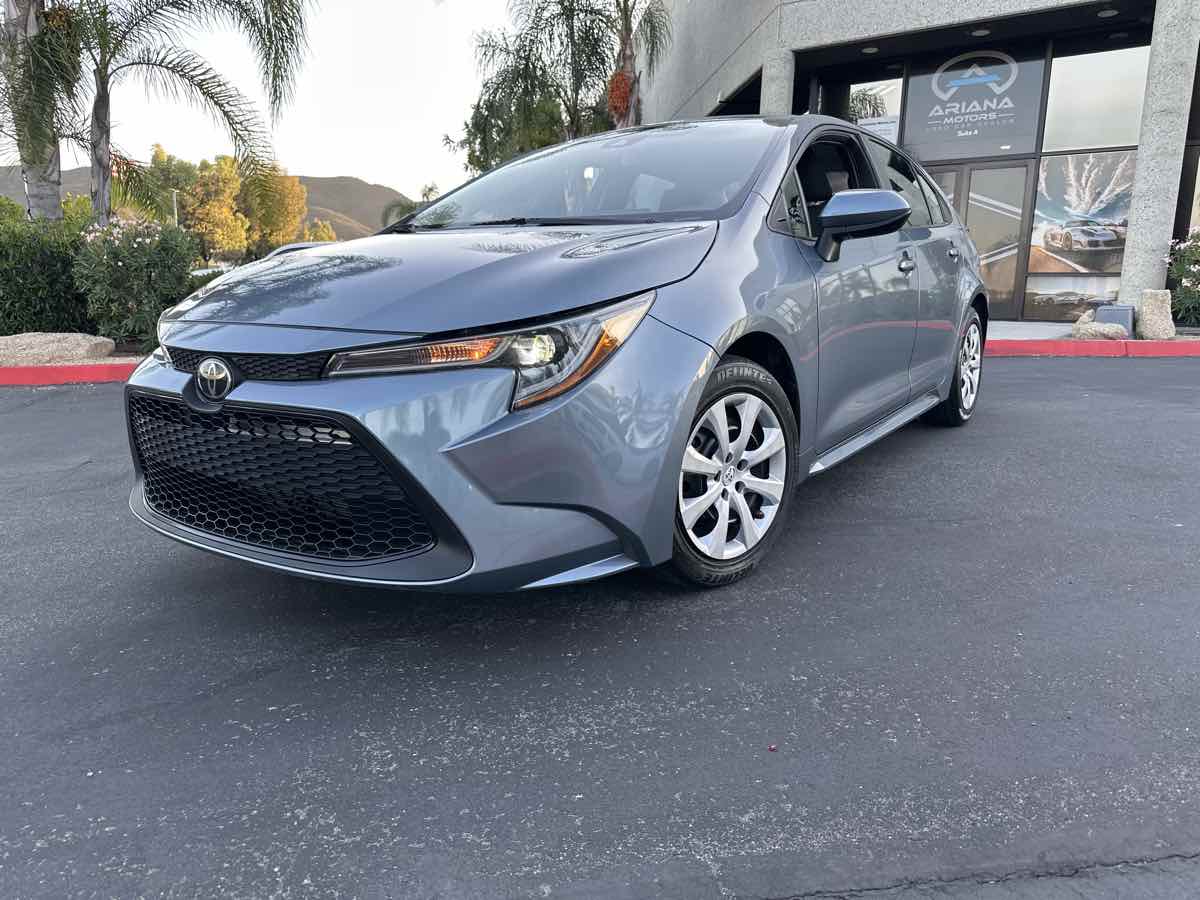 2022 Toyota Corolla LE photo 2