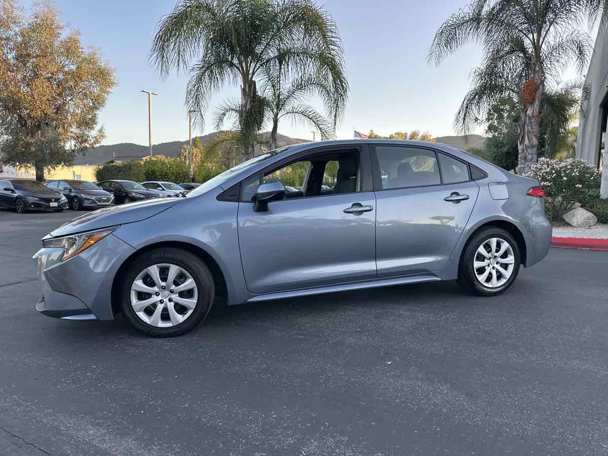 2022 Toyota Corolla LE photo 8