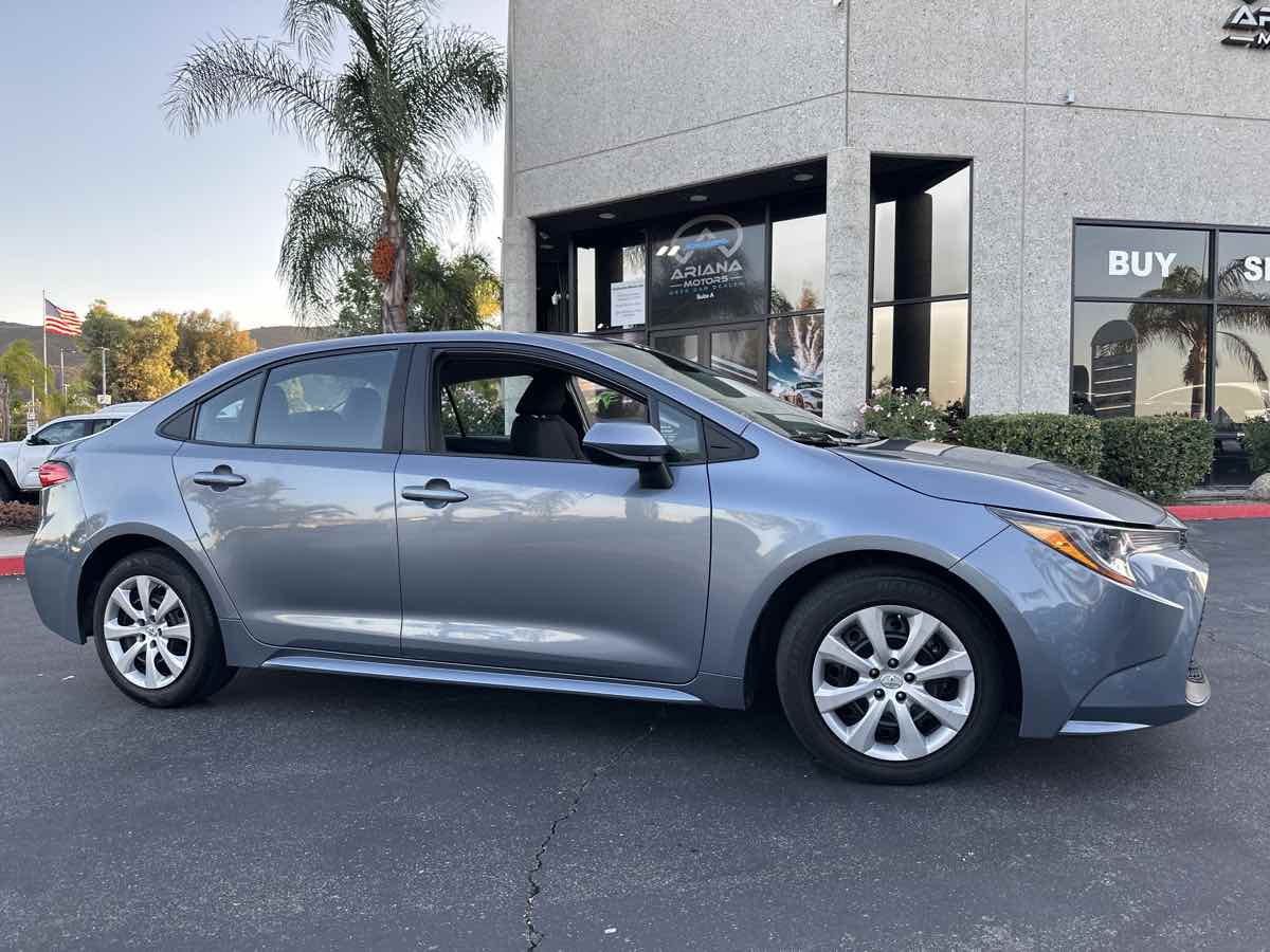 2022 Toyota Corolla LE photo 11