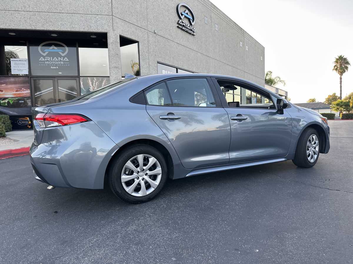 2022 Toyota Corolla LE photo 14