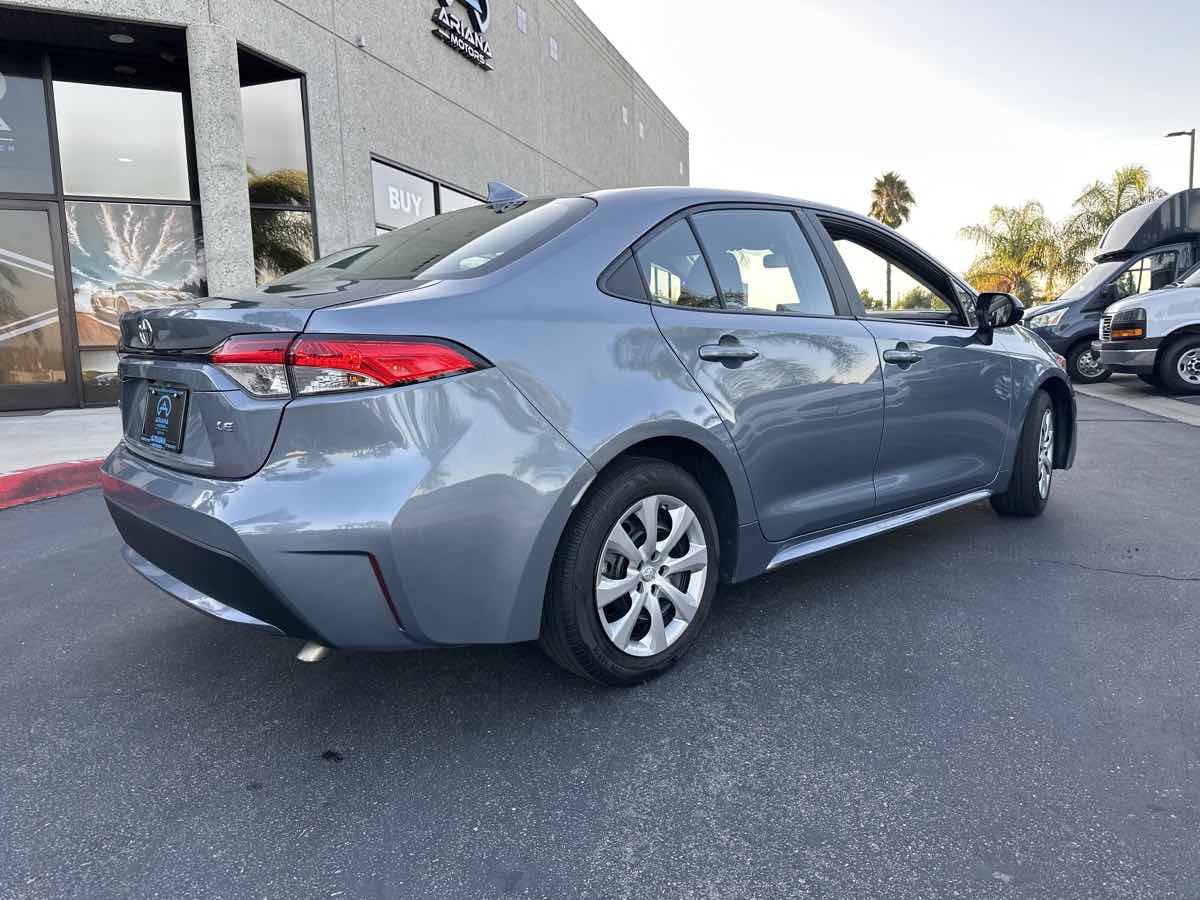2022 Toyota Corolla LE photo 4