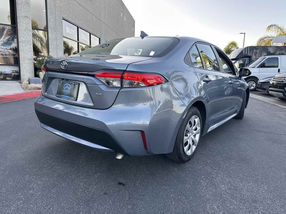 2022 Toyota Corolla LE photo 9