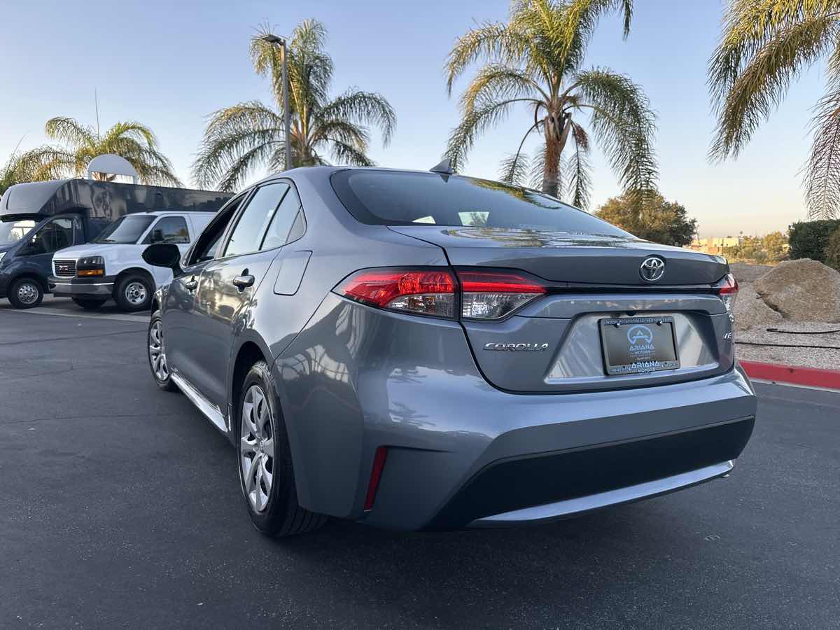 2022 Toyota Corolla LE photo 5