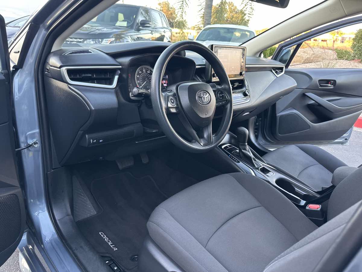 2022 Toyota Corolla LE photo 17