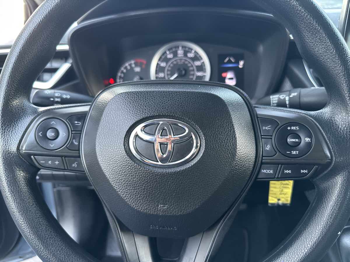 2022 Toyota Corolla LE photo 33