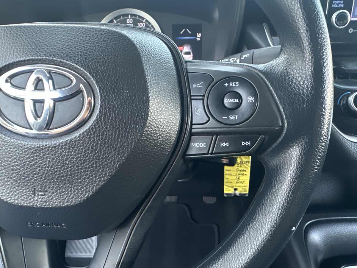 2022 Toyota Corolla LE photo 35