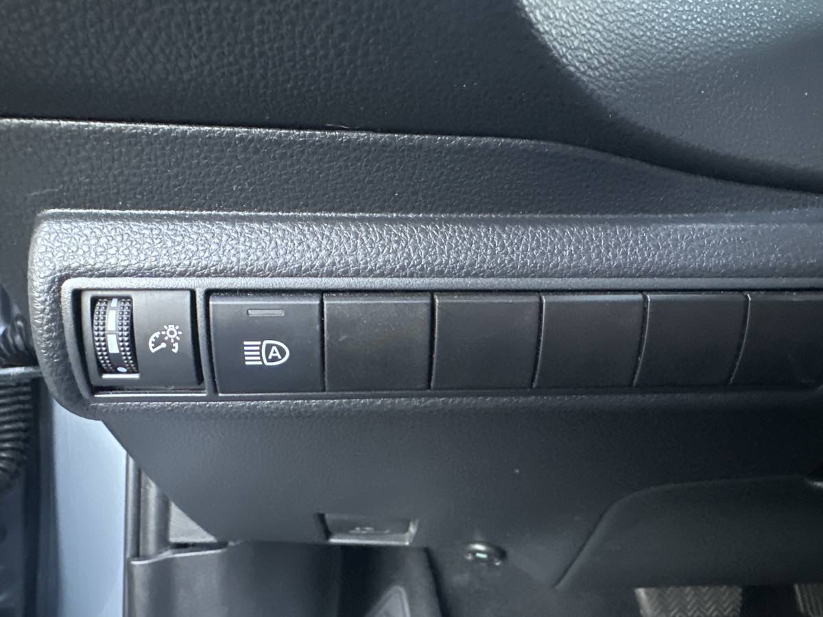 2022 Toyota Corolla LE photo 36
