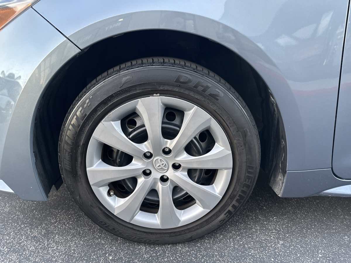 2022 Toyota Corolla LE photo 42