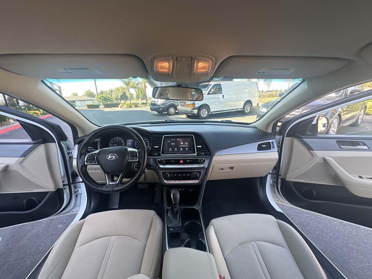 2018 Hyundai Sonata SE photo 2