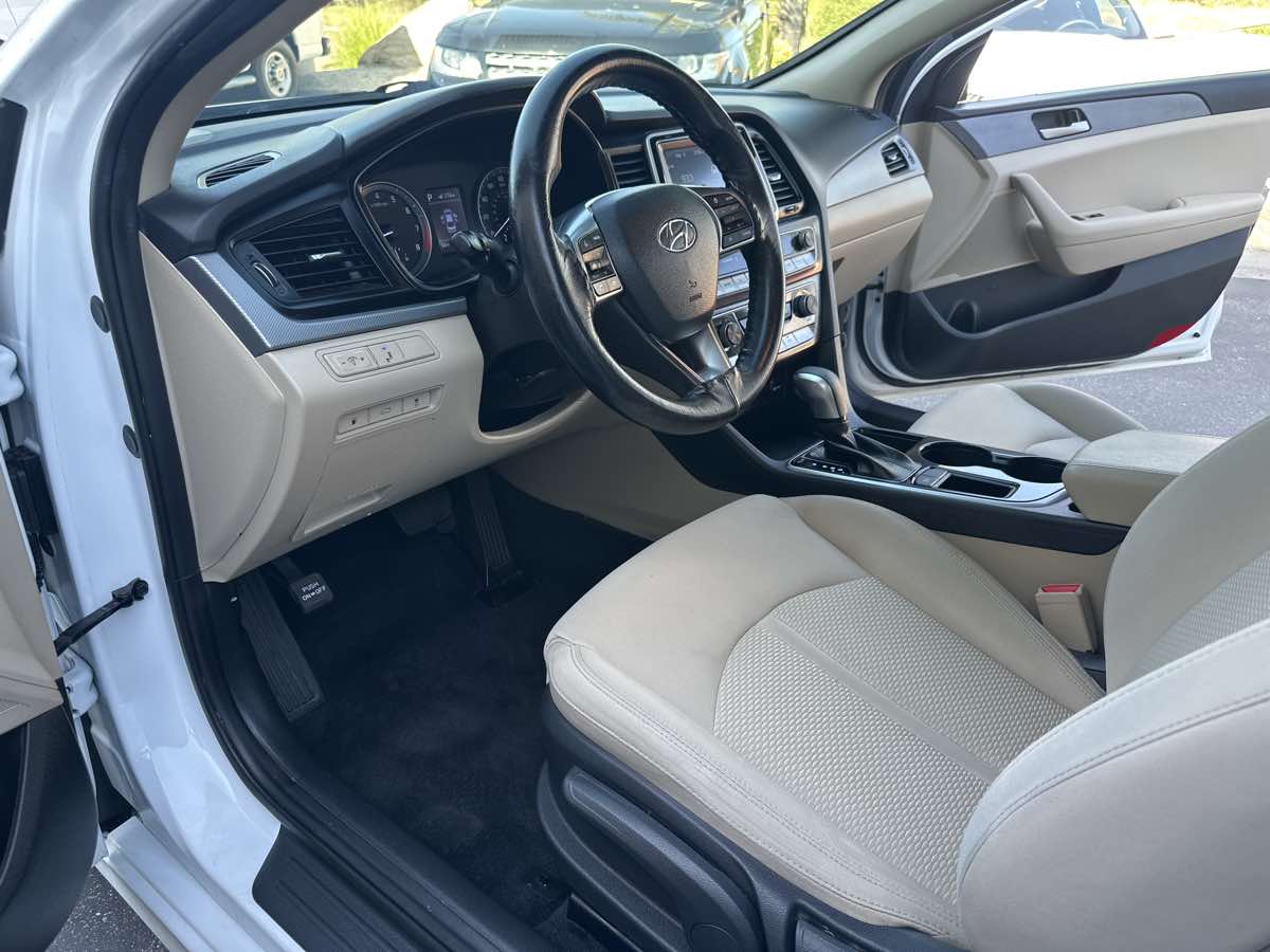 2018 Hyundai Sonata SE photo 14