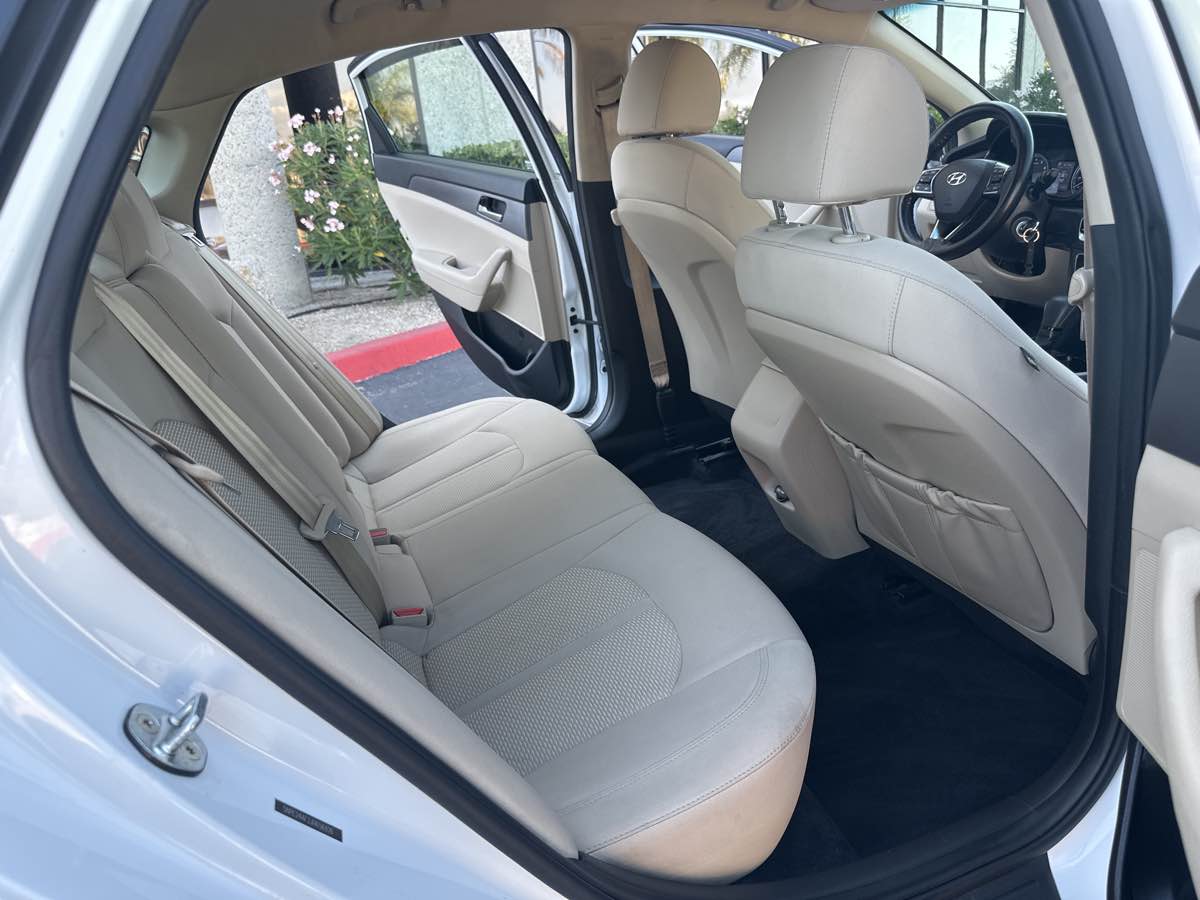 2018 Hyundai Sonata SE photo 16