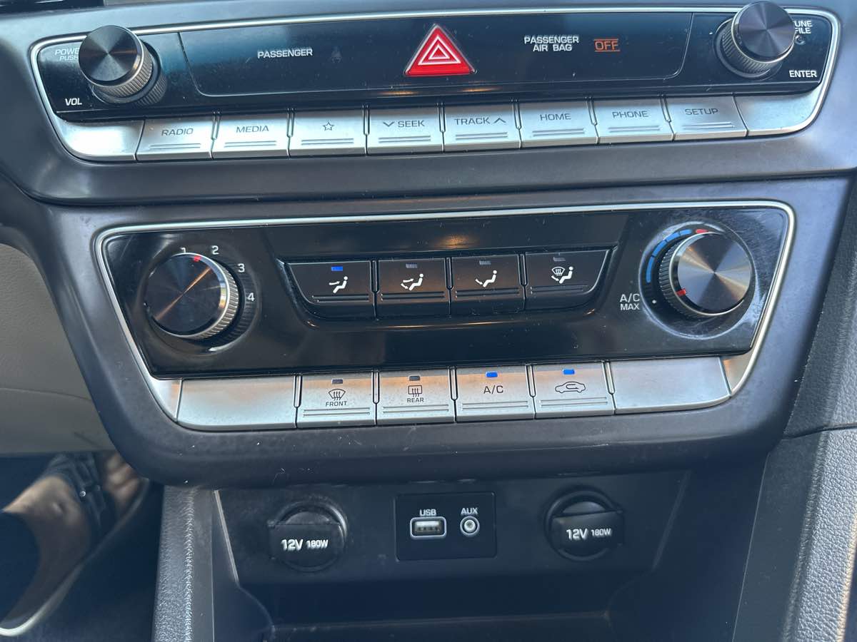 2018 Hyundai Sonata SE photo 24