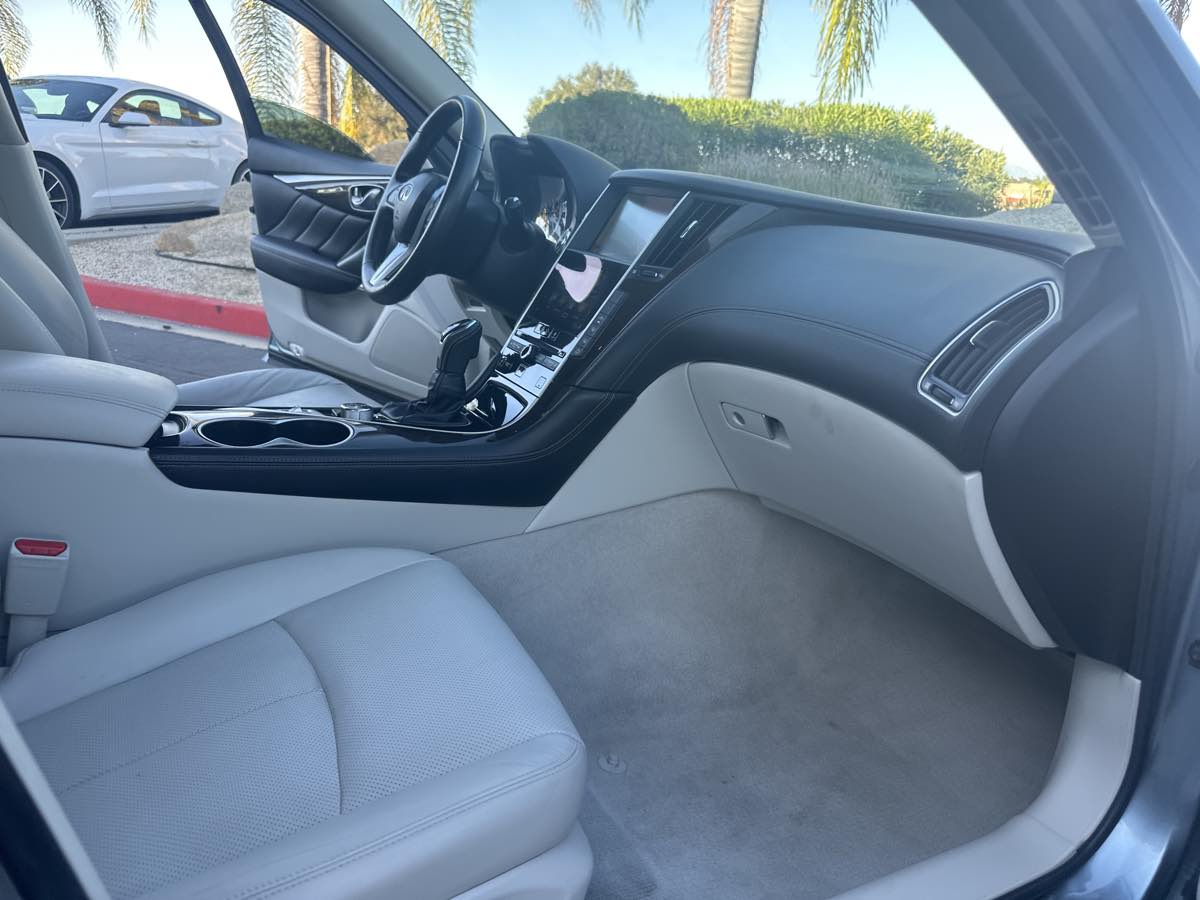 2018 Infiniti Q50 3.0t LUXE photo 24