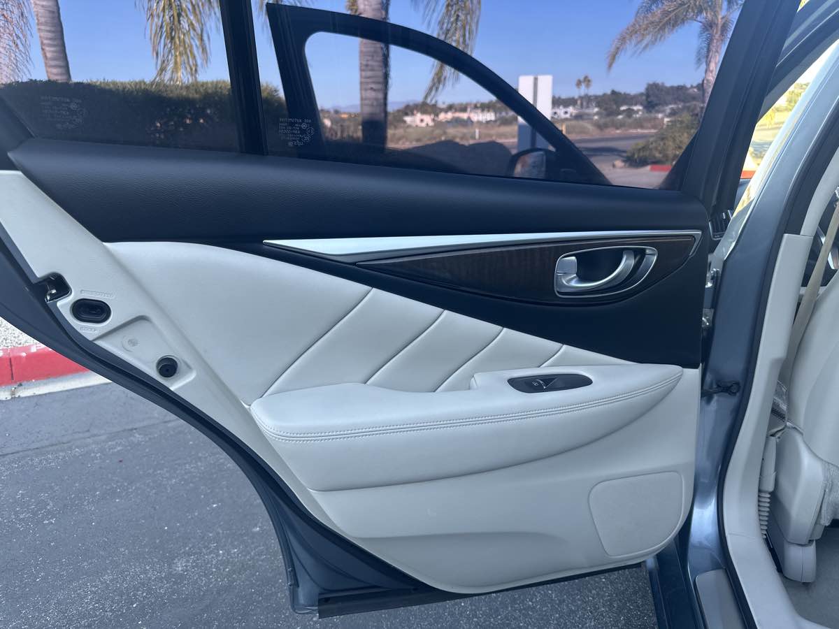 2018 Infiniti Q50 3.0t LUXE photo 32
