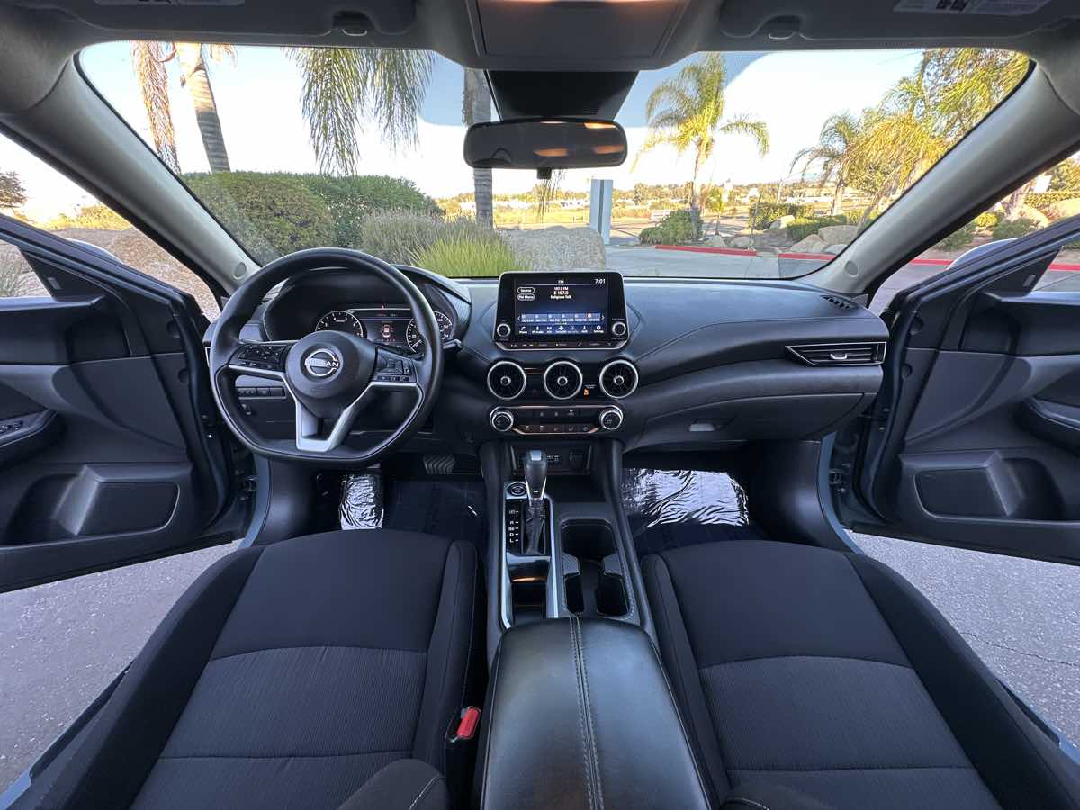 2024 Nissan Sentra SV photo 3