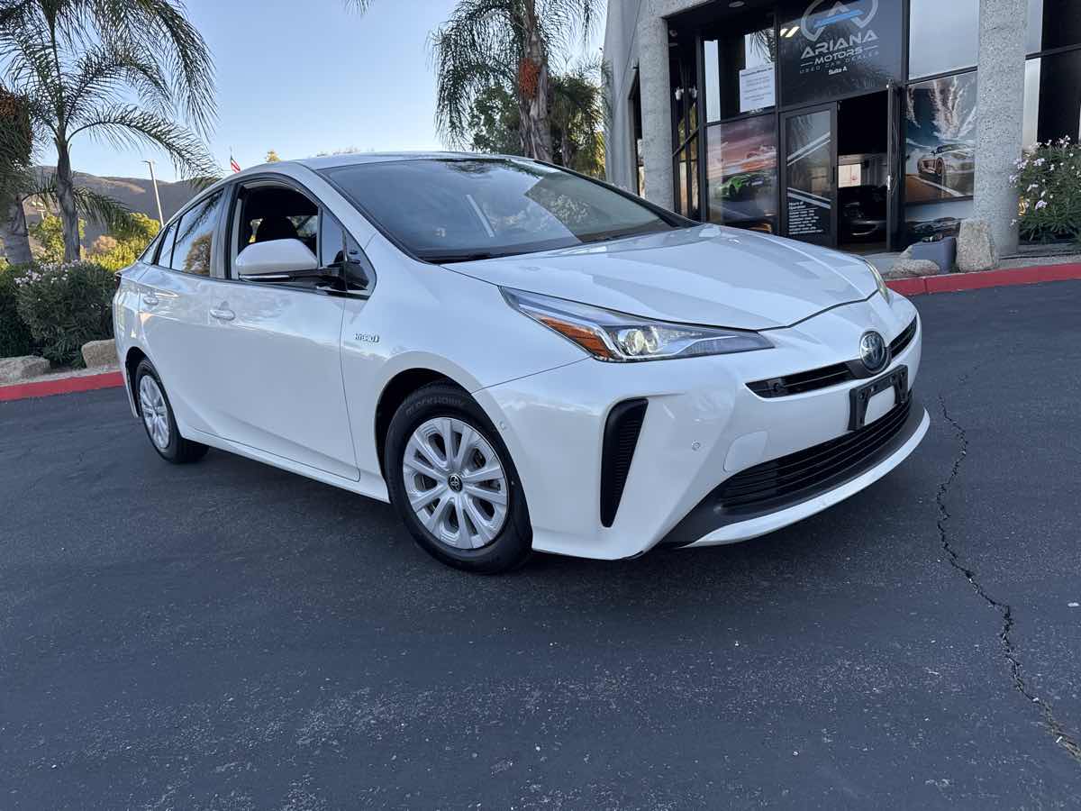 2019 Toyota Prius L Eco photo 7