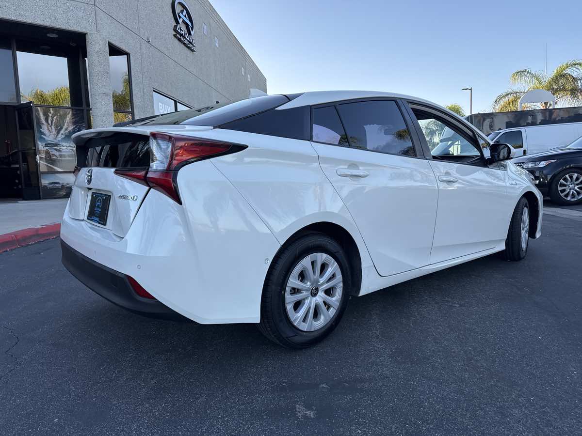 2019 Toyota Prius L Eco photo 4