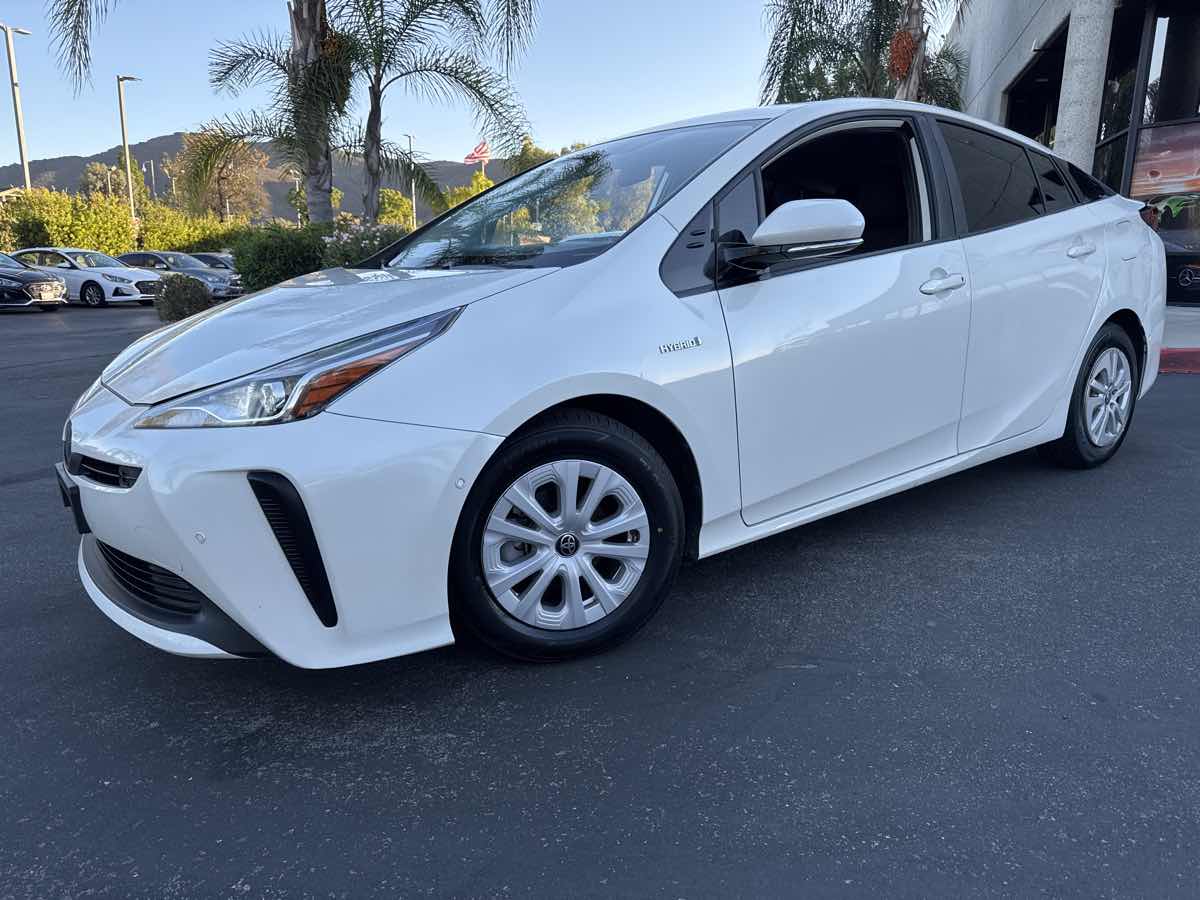 2019 Toyota Prius L Eco photo 8