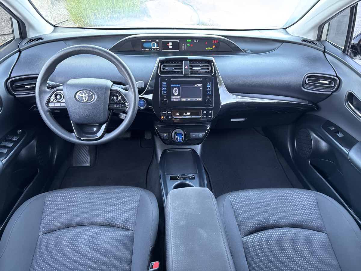 2019 Toyota Prius L Eco photo 6