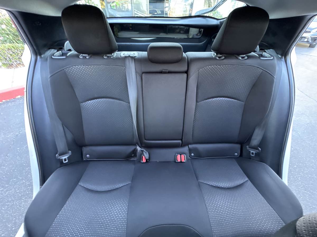 2019 Toyota Prius L Eco photo 24
