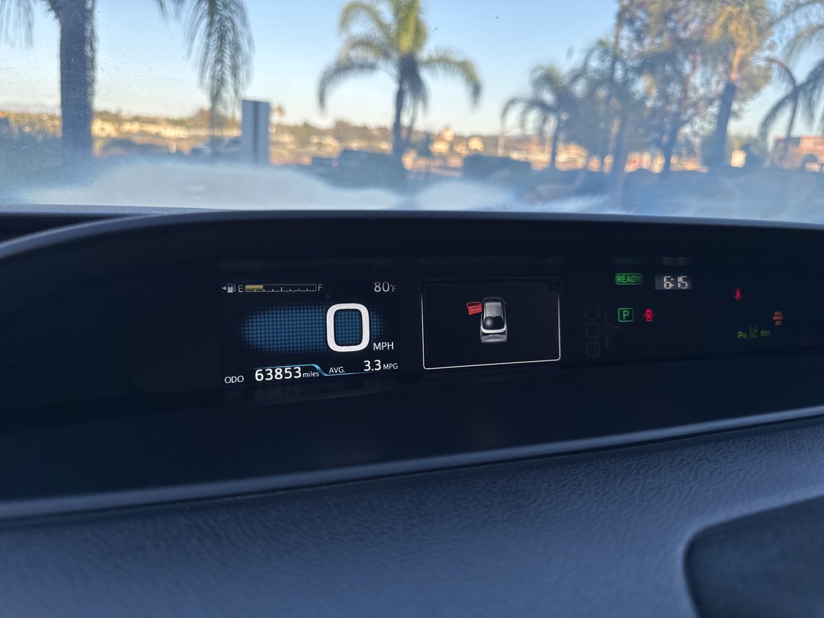2019 Toyota Prius L Eco photo 34
