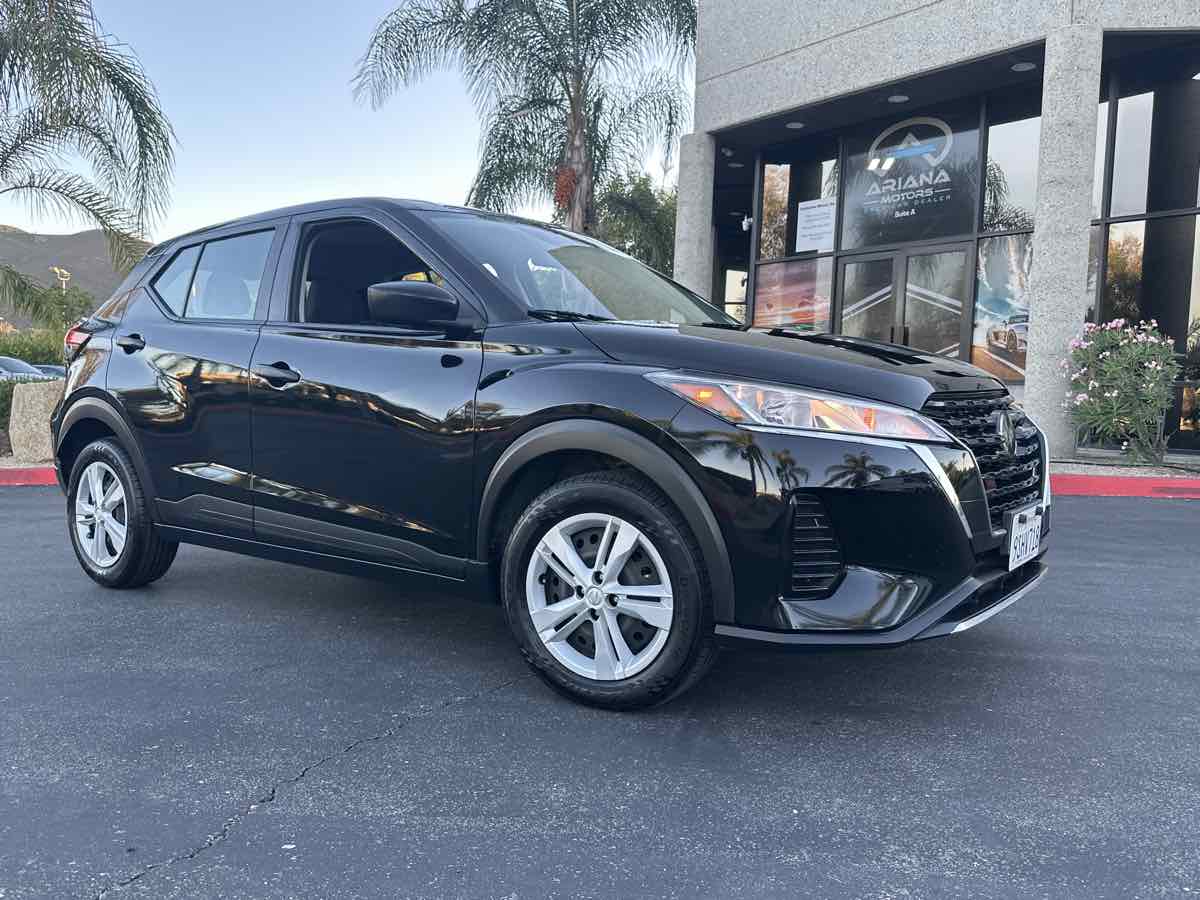 2021 Nissan Kicks S photo 6