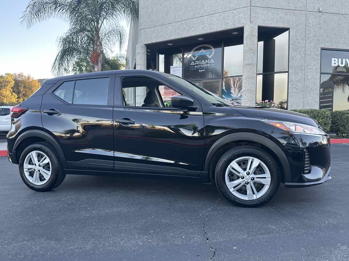 2021 Nissan Kicks S photo 7