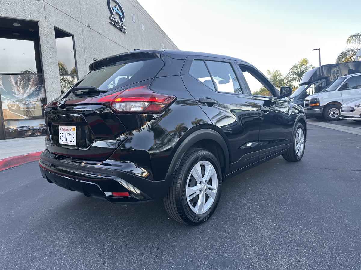 2021 Nissan Kicks S photo 4