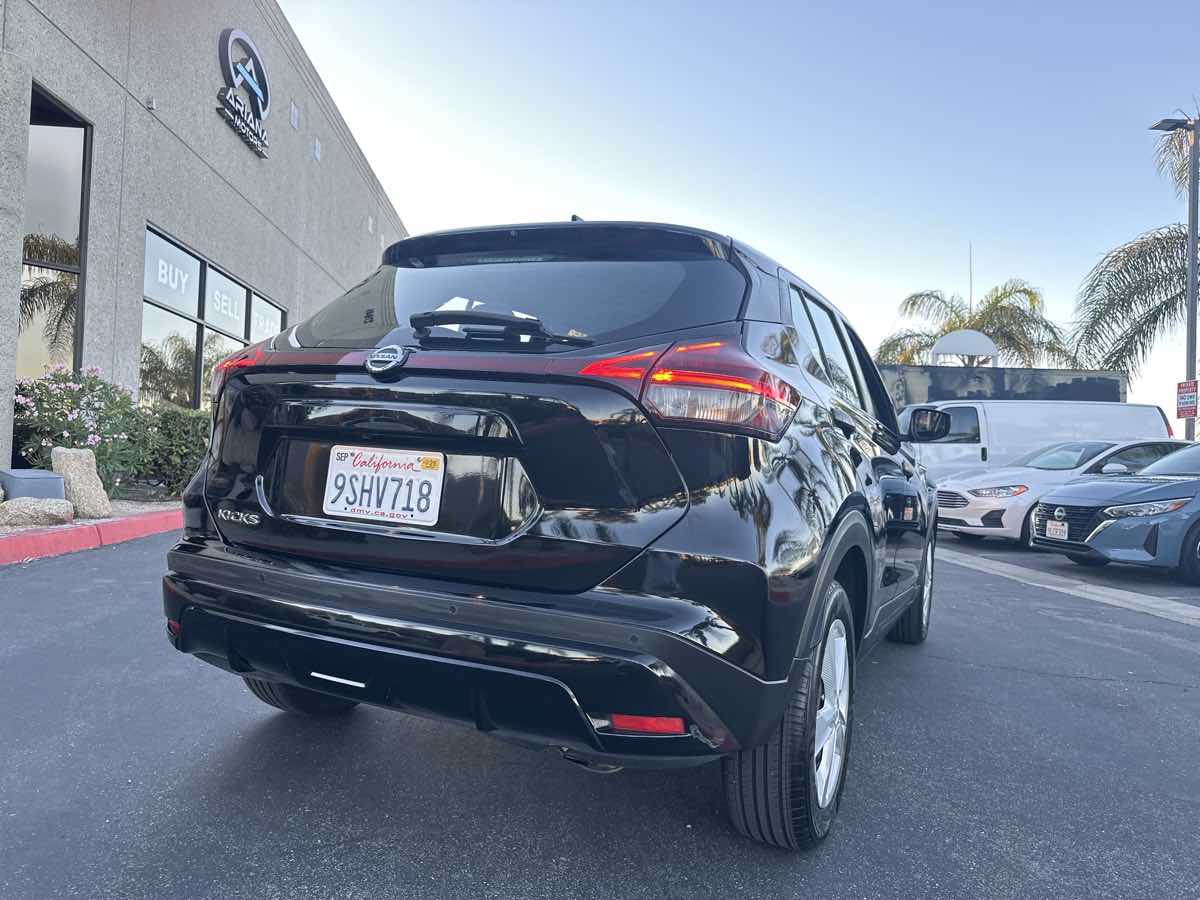 2021 Nissan Kicks S photo 11