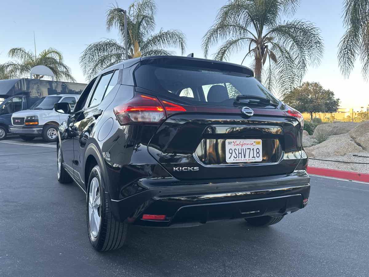 2021 Nissan Kicks S photo 13