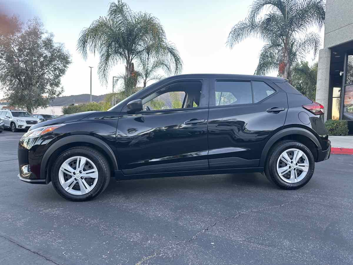 2021 Nissan Kicks S photo 16