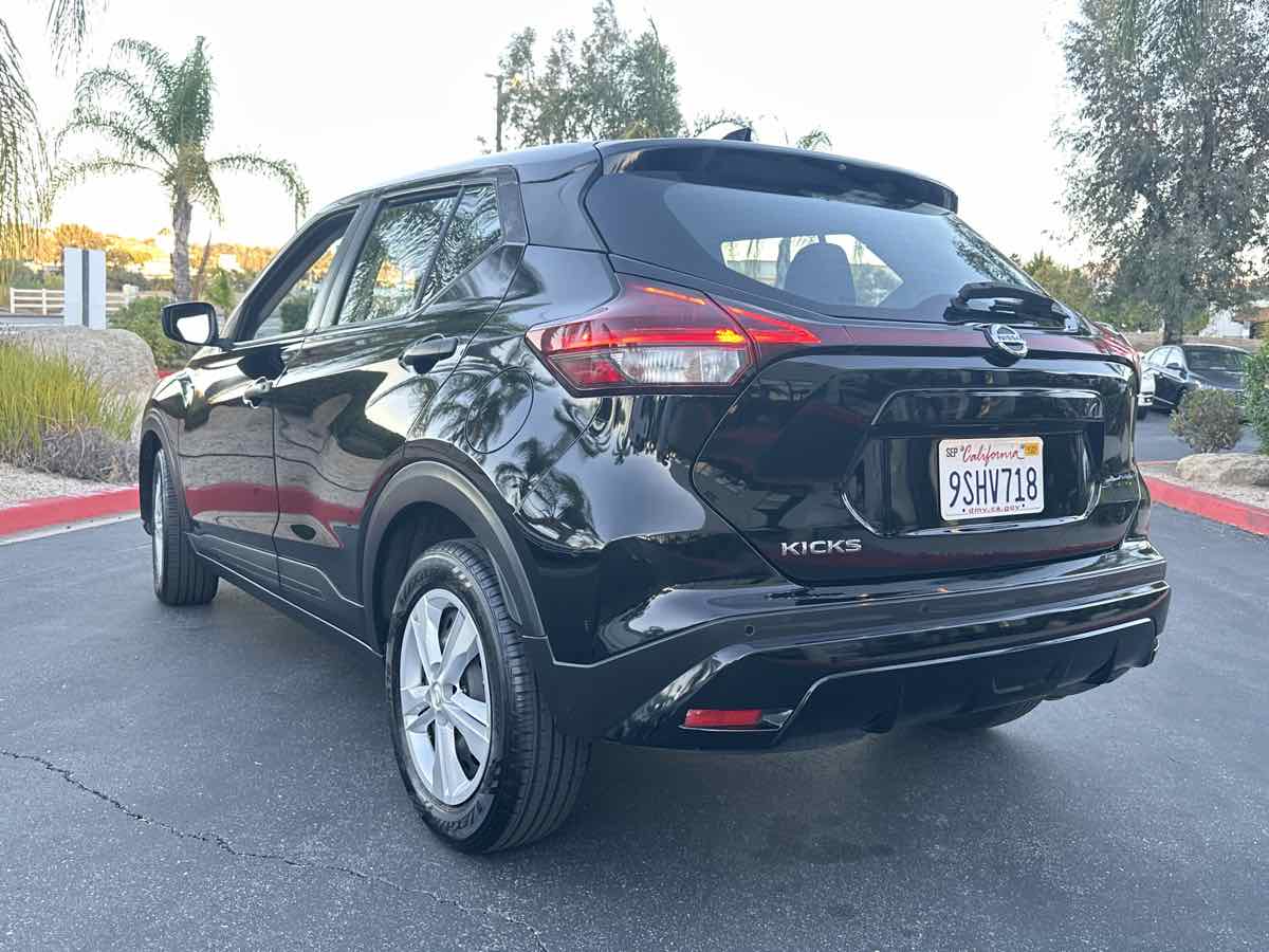 2021 Nissan Kicks S photo 5