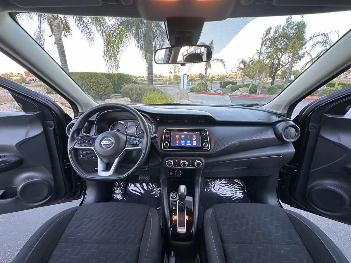 2021 Nissan Kicks S photo 3