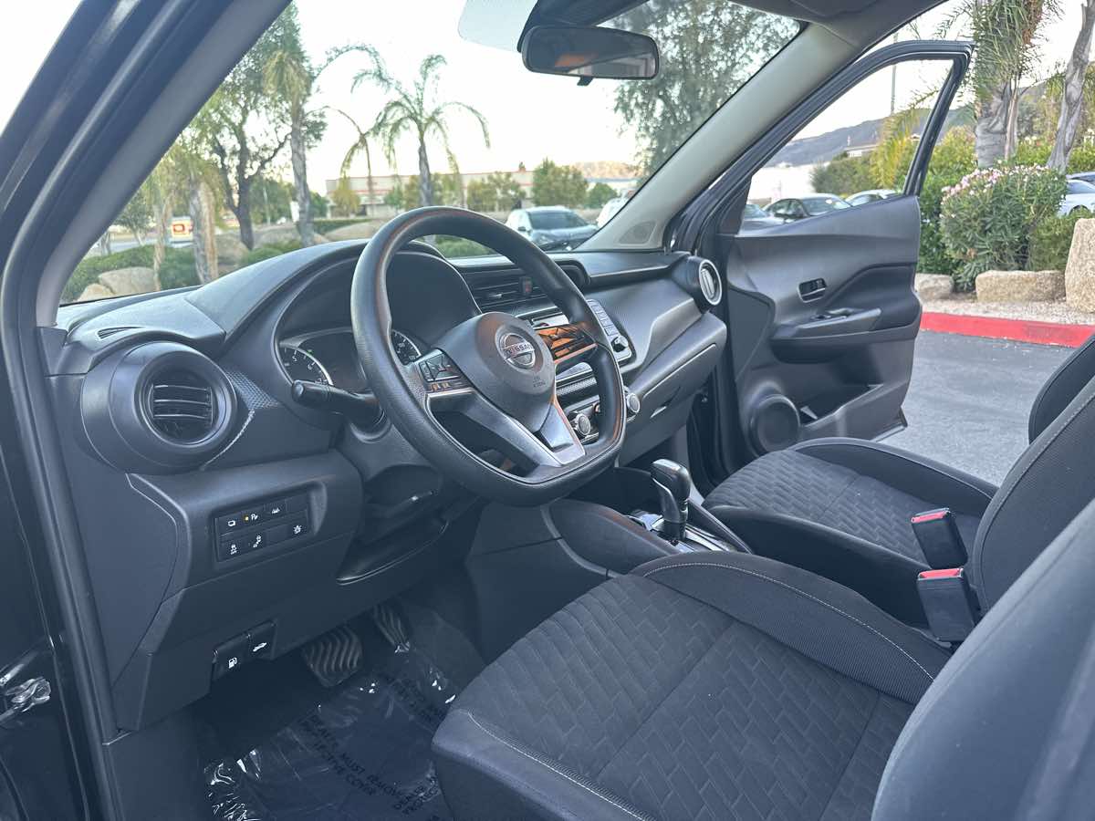2021 Nissan Kicks S photo 21