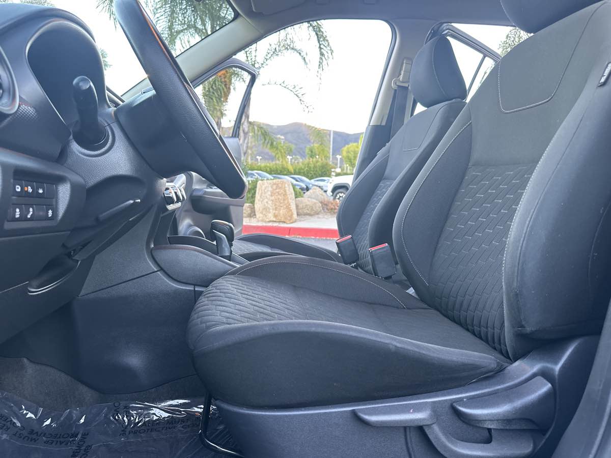 2021 Nissan Kicks S photo 22