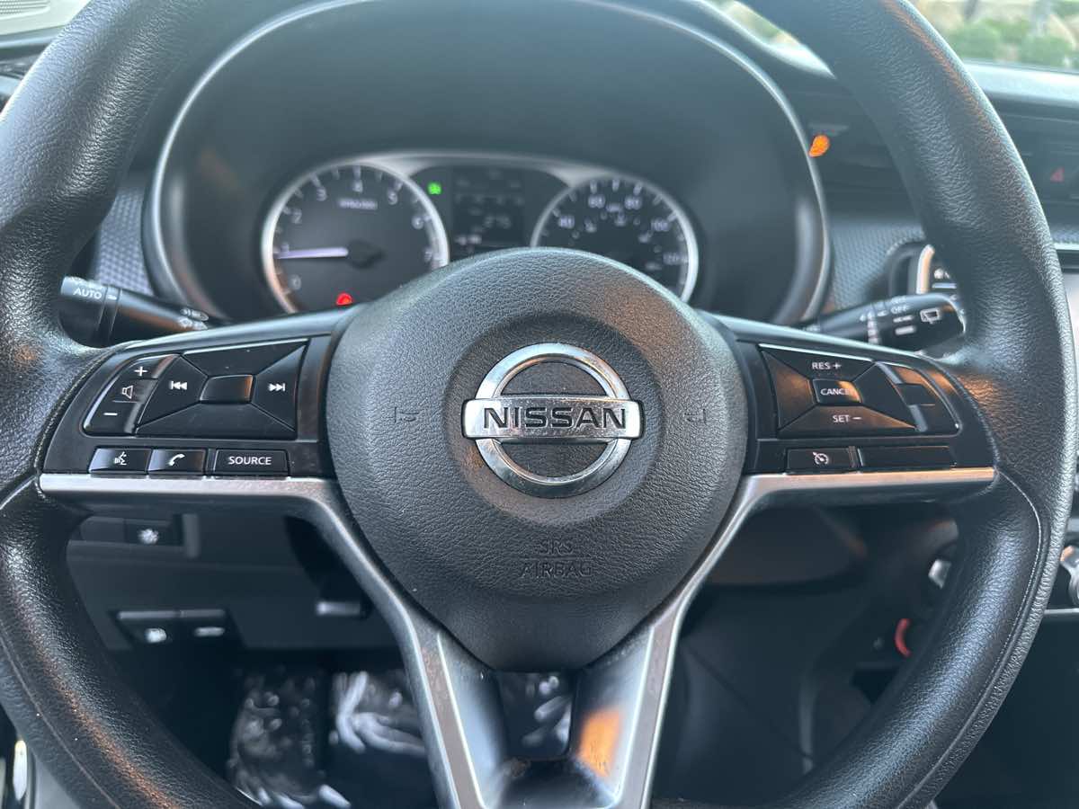 2021 Nissan Kicks S photo 26