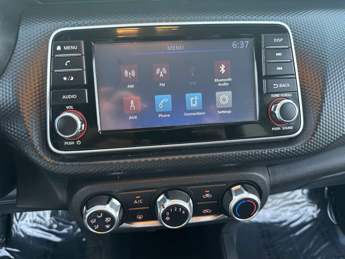 2021 Nissan Kicks S photo 28