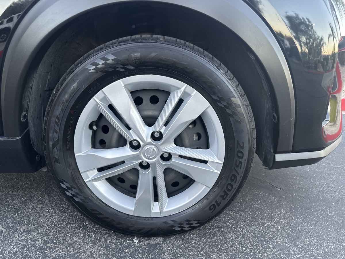 2021 Nissan Kicks S photo 38