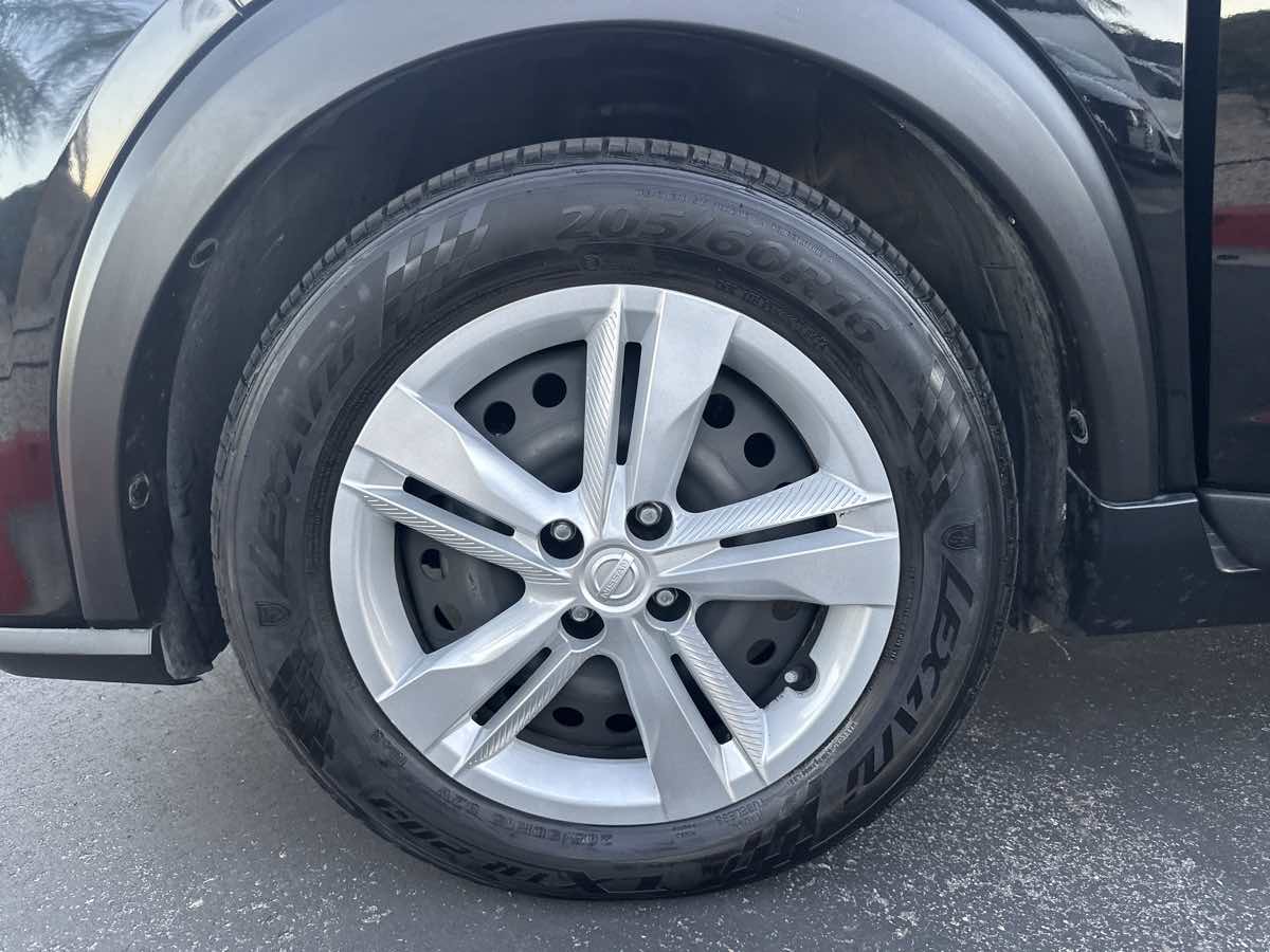 2021 Nissan Kicks S photo 41