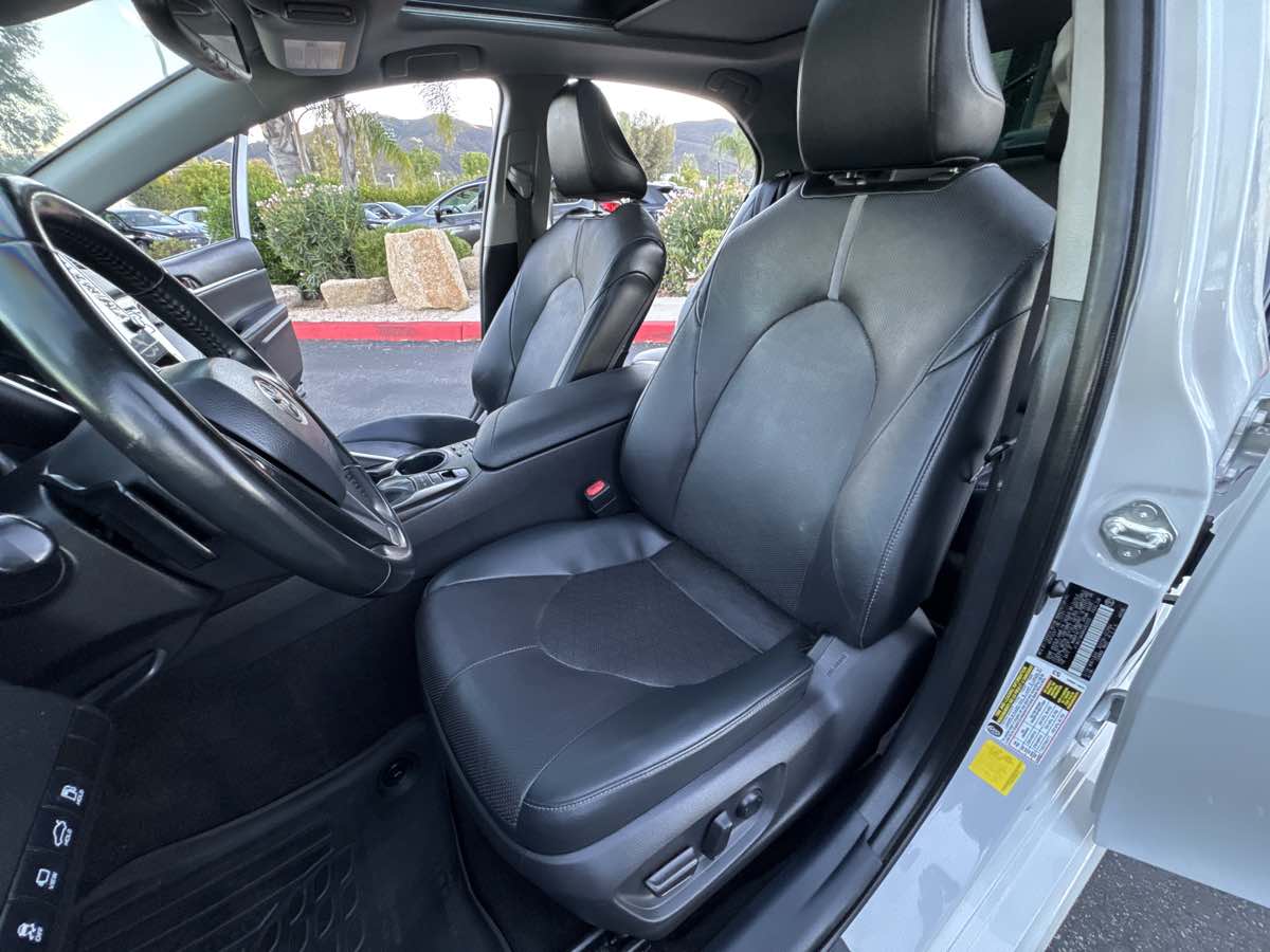 2022 Toyota Camry XSE V6 photo 18