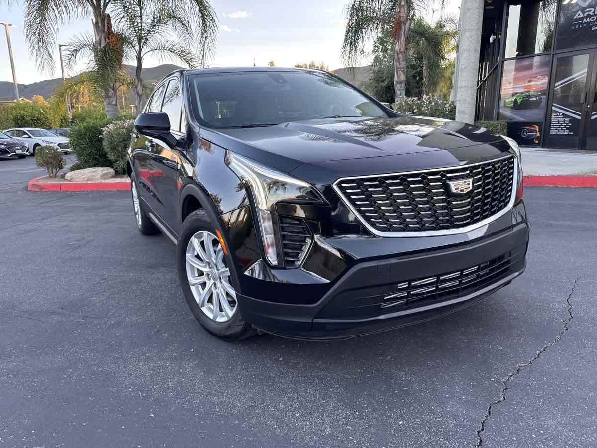 2019 Cadillac XT4 Luxury photo 2