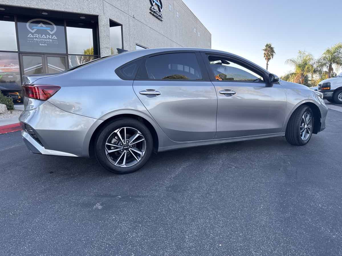 2023 Kia Forte LXS photo 4