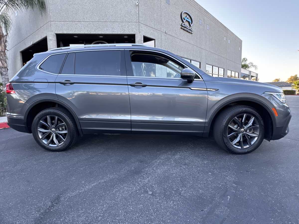 2022 Volkswagen Tiguan SE photo 2