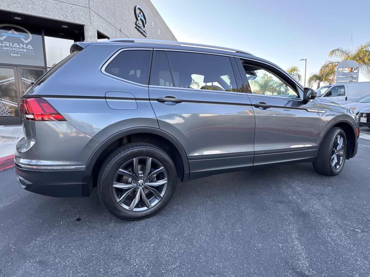 2022 Volkswagen Tiguan SE photo 3