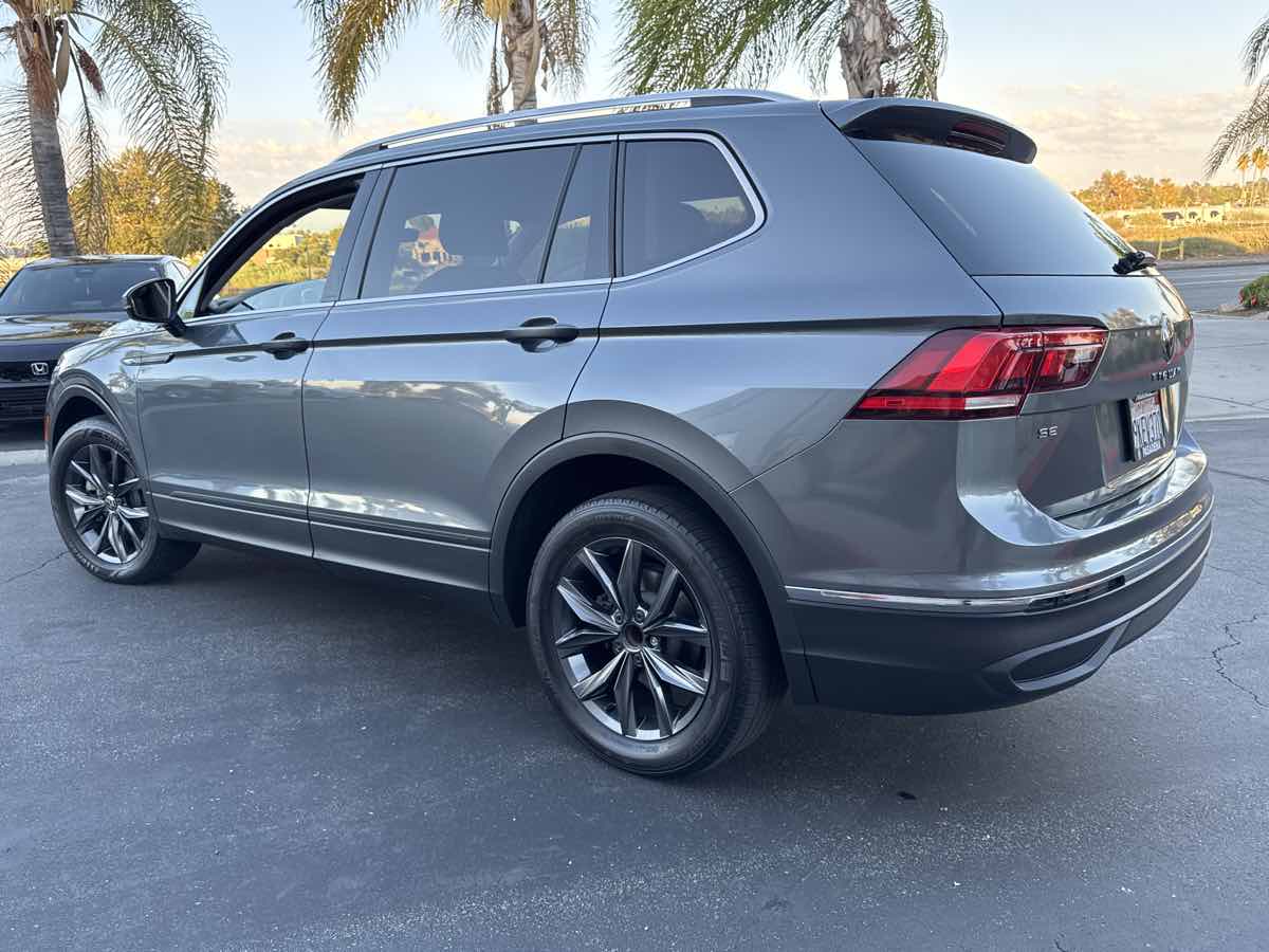 2022 Volkswagen Tiguan SE photo 4