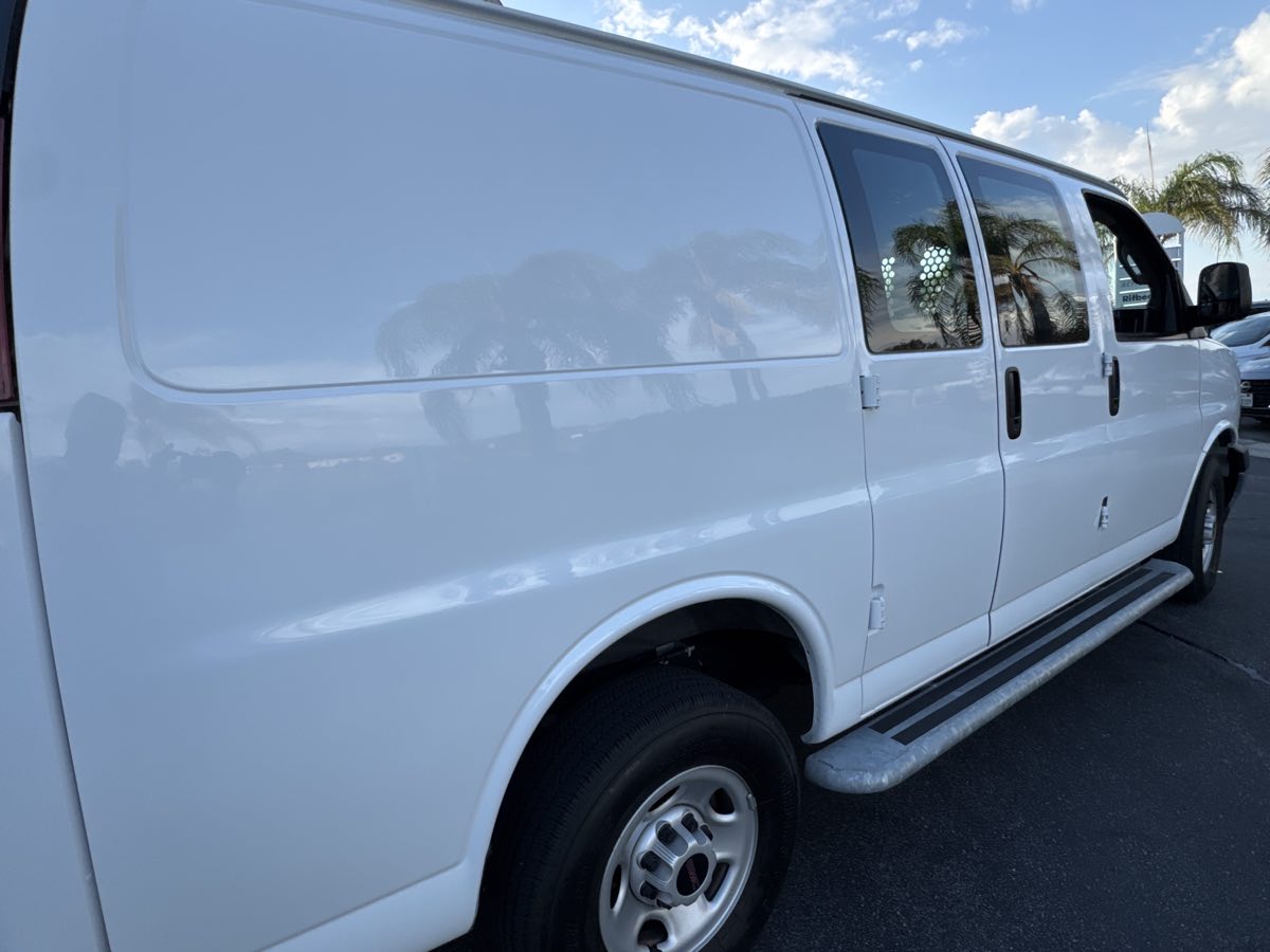 2023 Gmc Savana 2500 Cargo photo 3