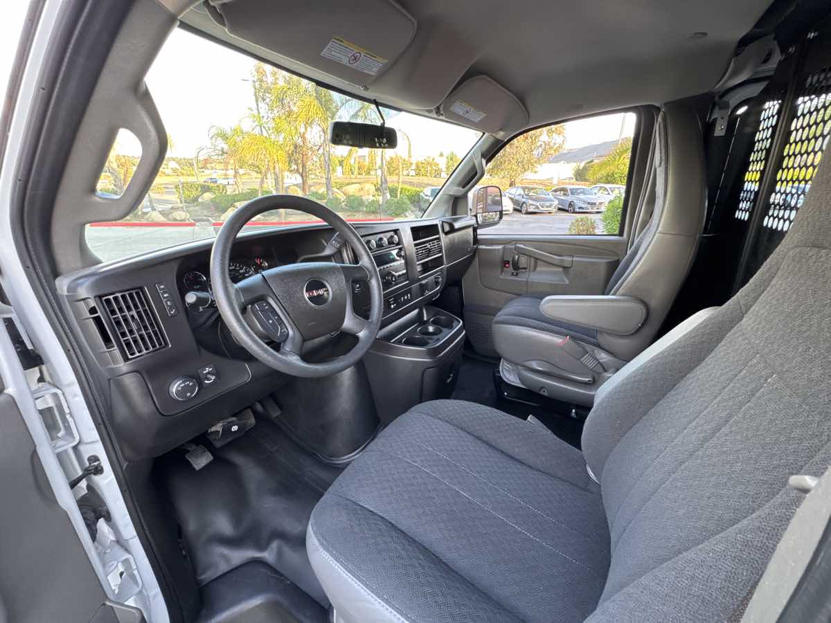 2023 Gmc Savana 2500 Cargo photo 4