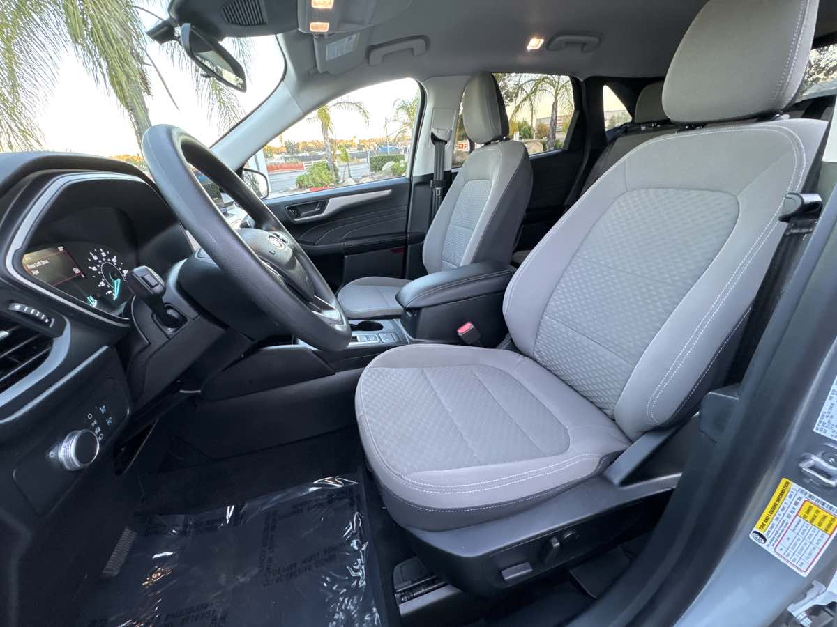 2022 Ford Escape SE - Photo 18