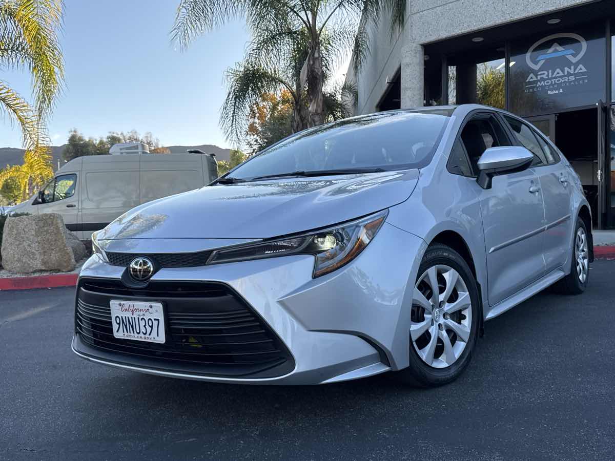2024 Toyota Corolla LE photo 2
