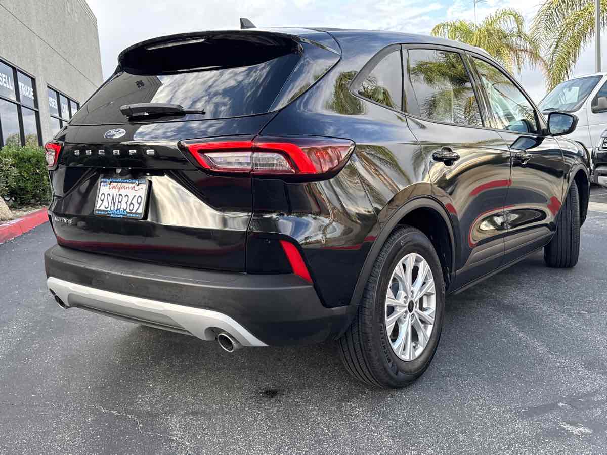 2025 Ford Escape Active photo 3